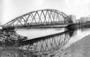 Мост через р. Тулома на выезде из г. Кола. Построен в 1952. Снимок 2000 г. Фото Л. Федосеева 