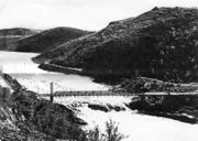 Мост через р. Паз над нижним порогом. Позднее здесь будет построена плотина Борисоглебской ГЭС. Фото 1939 г. Источник: SuMa 
