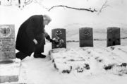 Мурманское кладбище. Могилы английских военных моряков полярного конвоя. Фото 1987 г. Фото Л. Белозеровой 