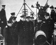 Нарком ВМФ Н. Г. Кузнецов на борту эсминца Северного флота «Громкий». 1943 г.