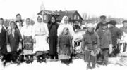 Молодые лопари в Верхнем монастыре Из кн.: Turjanmeren Maa: Petsamon historia 1920–1944 