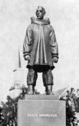 Памятник Руалу Амундсену в Тромсё Из кн: А. Ф. Трёшников. Руал Амундсен. 